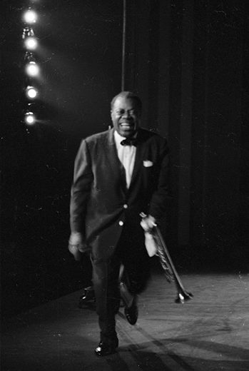 فيلم Louis Armstrong’s Black & Blues 2022 مترجم اون لاين